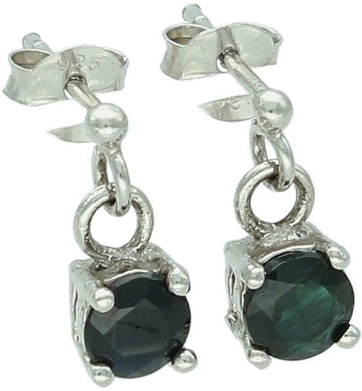 Srebrne kolczyki z ciemnogranatowym kamieniem na sztyft KM 464szafir – klasyczna elegancja.jpg